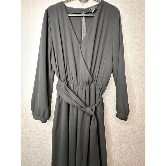 Halogen Black Women's Longsleeve Belted Jumpsuit Size M V-Neck Pockets - Picture 2 of 16